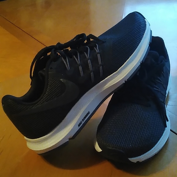 Nike Shoes - Women's Nike shoes